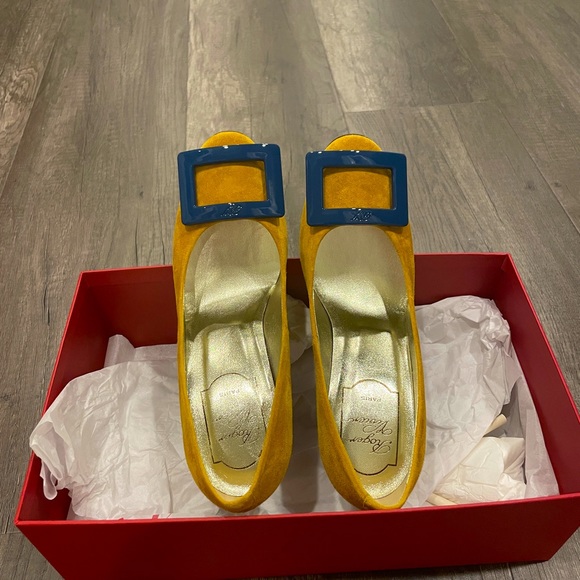 Brand New! Roger Vivier Heels - Picture 2 of 3